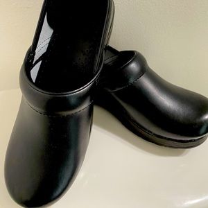 Never Worn - DANSKO leather clogs - Size 38